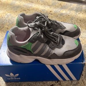 Kids Adidas Model C sneakers Gray,white,green,pink